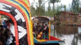 Ryc. 12. Podpływający mariachi swoimi serenadami umilali rejs przepływającym łodziom.