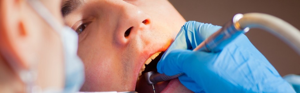 Przypadkowe wstrzyknięcie formaliny: opis przypadku poważnego zaniedbania w gabinecie dentystycznym