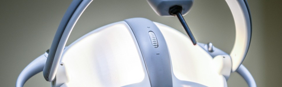 Odbudowa zęba materiałem kompozytowym – częste błędy i powikłania kliniczne