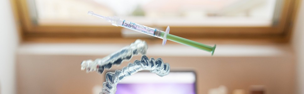 Kwas hialuronowy w leczeniu chorób  przyzębia i błony śluzowej jamy ustnej. Przegląd piśmiennictwa