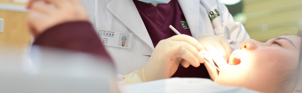 Nowe możliwości przykrycia bezpośredniego miazgi. Przegląd piśmiennictwa