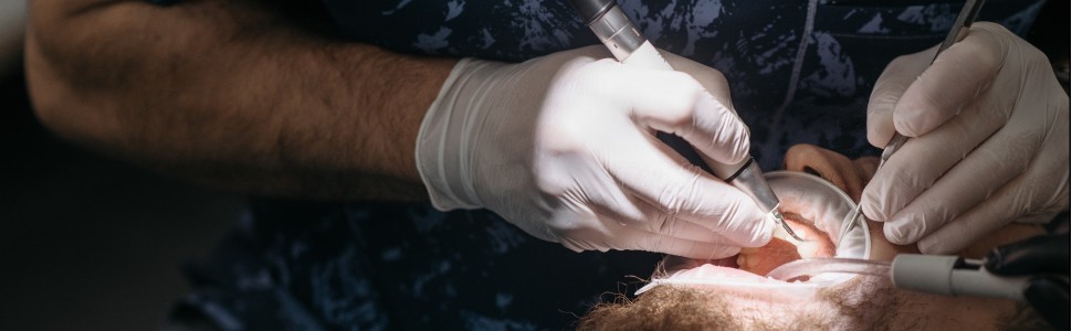 Wpływ rodzaju ruchów narzędzi maszynowych oraz momentu obrotowego (...)