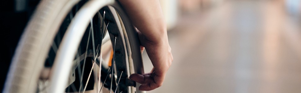 Praca z pacjentem niepełnosprawnym ruchowo w gabinecie stomatologicznym (...)