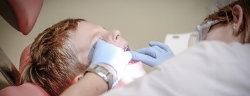 Dlaczego dentysta powinien dostosować słownictwo do małego pacjenta?