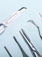 Torbiel korzeniowa związana z mlecznym zębem trzonowym: chirurgiczne postępowanie oraz utrzymanie przestrzeni