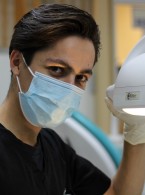 Zintegrowane leczenie – opis przypadku leczenia zachowawczo‑protetycznego młodego pacjenta z zaawansowaną próchnicą