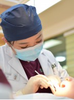 Nowe możliwości przykrycia bezpośredniego miazgi. Przegląd piśmiennictwa