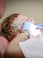 Błędy popełniane przez dentystę podczas przyjmowania małego pacjenta
