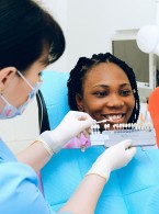 Zastosowanie licówek ceramicznych na zębach leczonych endodontycznie – przegląd piśmiennictwa
