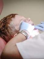 Dlaczego dentysta powinien dostosować słownictwo do małego pacjenta?