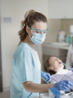 SPECJALISTA RADZI:  Przyczyny niepowodzenia pierwotnego leczenia endodontycznego zębów