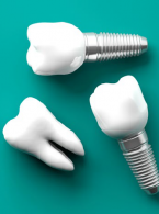 Leczenie powikłań estetycznych spowodowanych nieprawidłową pozycją implantu