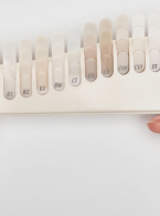 ARTYKUŁ PRZEGLĄDOWY. Wybielanie zębów w gabinecie stomatologicznym i w warunkach domowych 