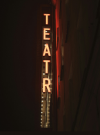 Podrzucamy kilka pomysłów na wieczór w teatrze 