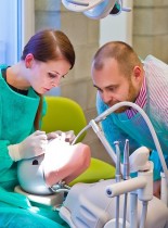 Aspekty kliniczne i teoretyczne opracowania zębów pod korony i mosty protetyczne
